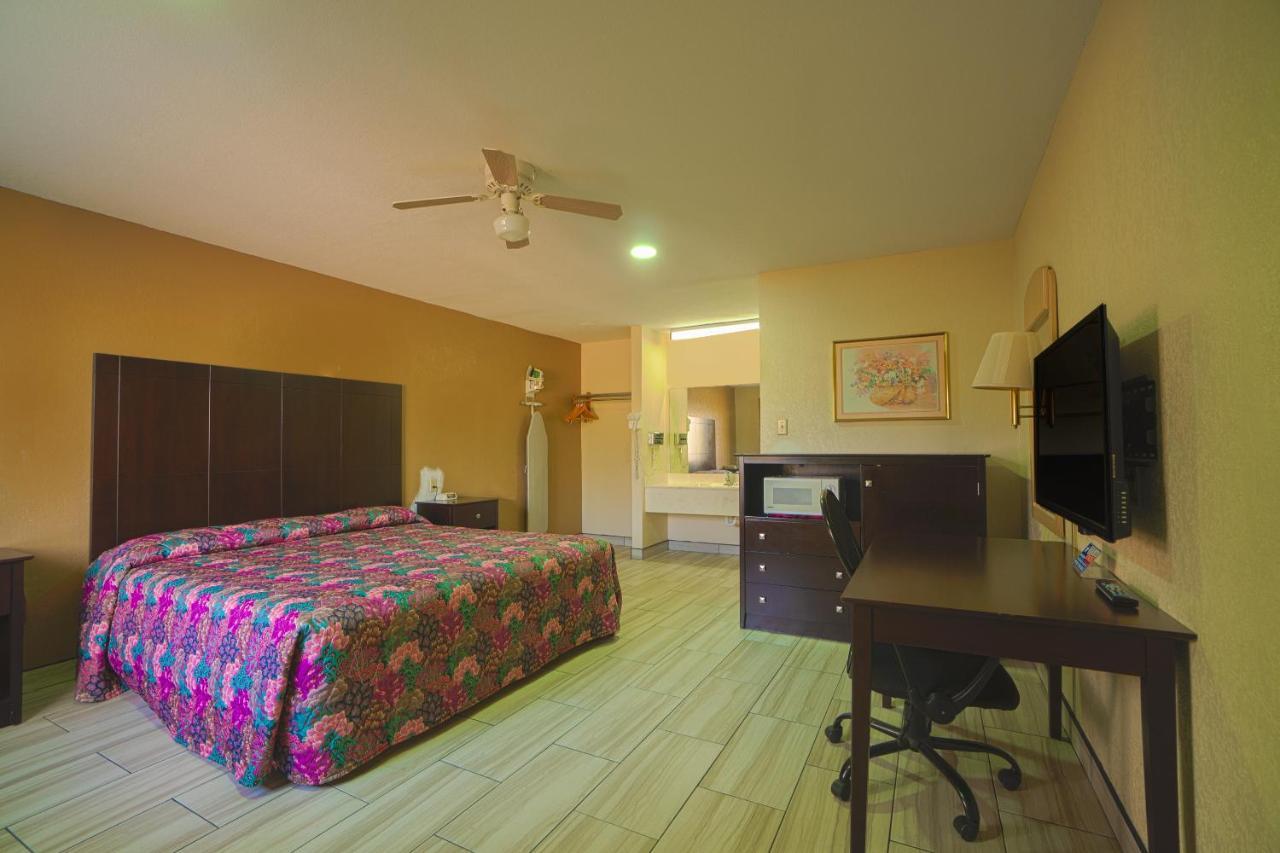 Texas Inn San Benito Near Harlingen 外观 照片