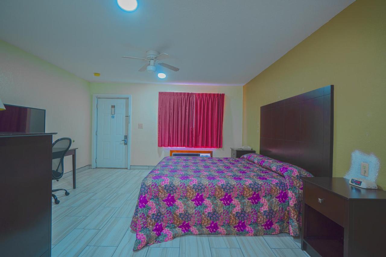 Texas Inn San Benito Near Harlingen 外观 照片