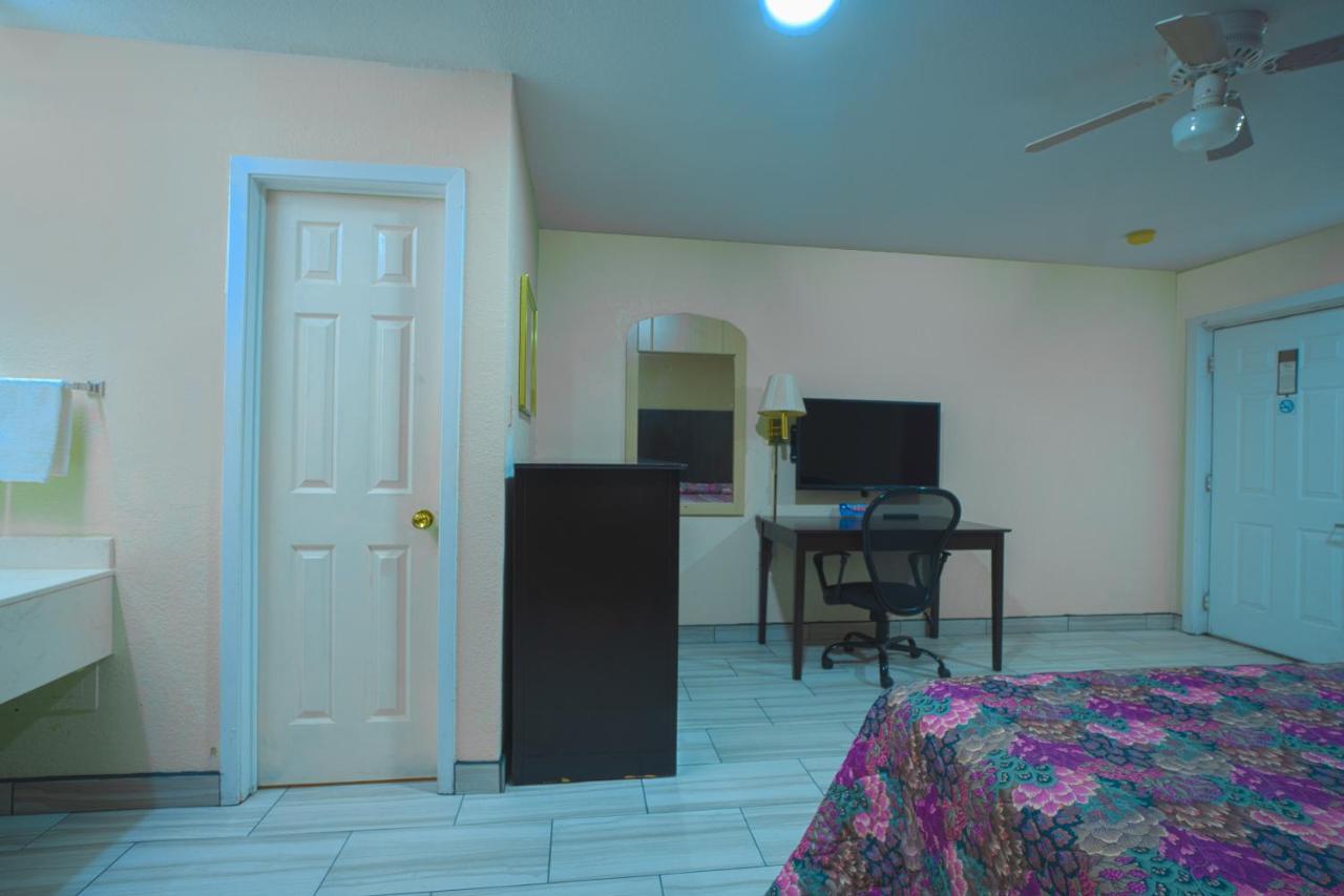 Texas Inn San Benito Near Harlingen 外观 照片