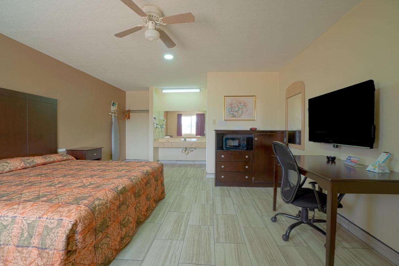 Texas Inn San Benito Near Harlingen 外观 照片