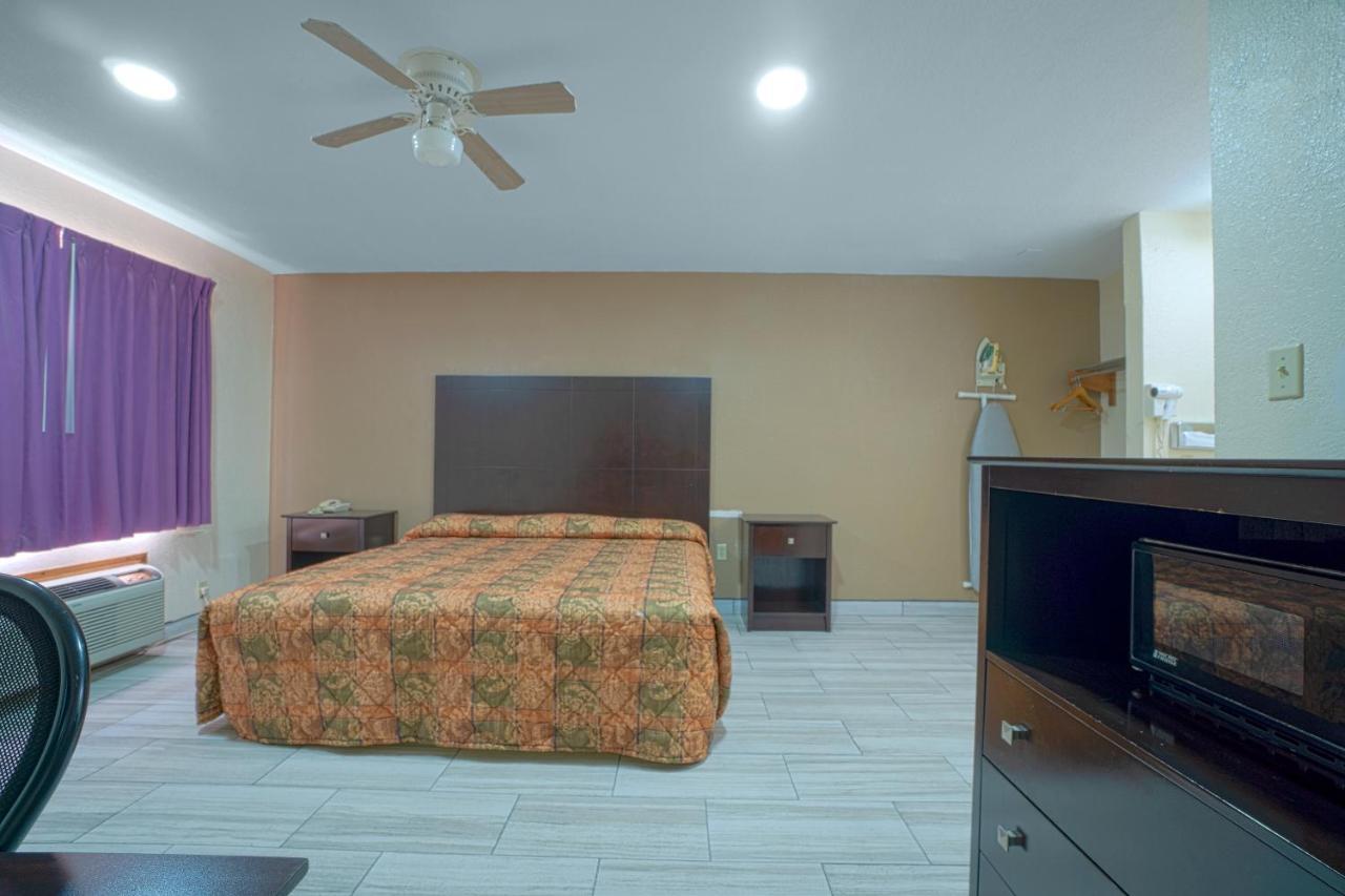 Texas Inn San Benito Near Harlingen 外观 照片