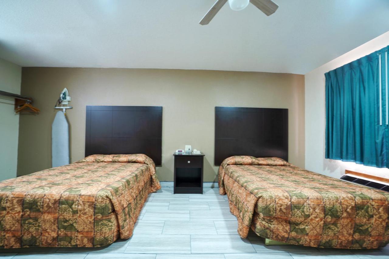 Texas Inn San Benito Near Harlingen 外观 照片
