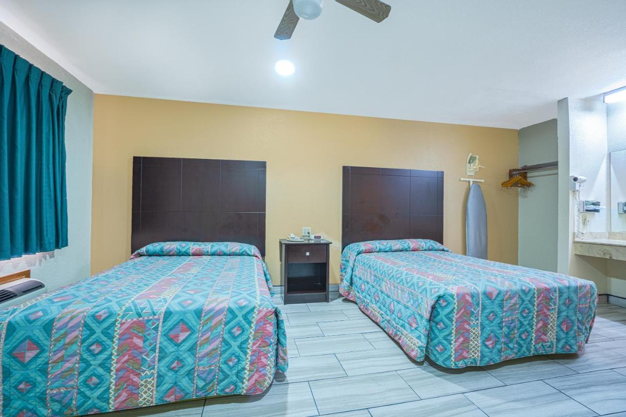 Texas Inn San Benito Near Harlingen 外观 照片