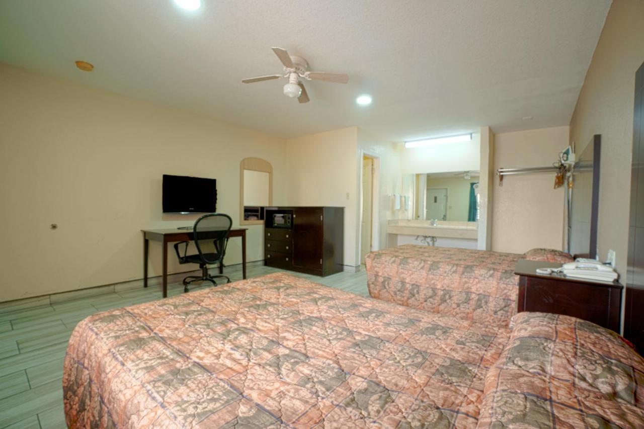 Texas Inn San Benito Near Harlingen 外观 照片