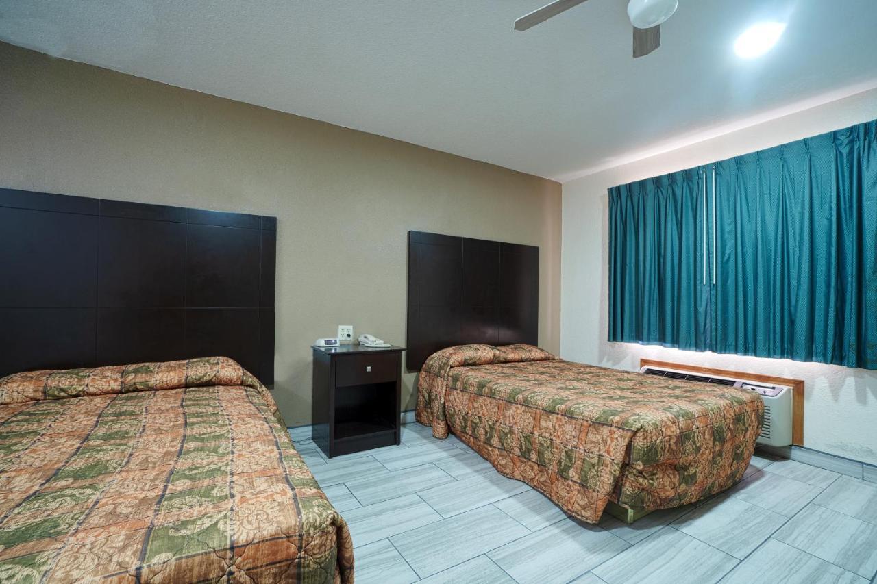 Texas Inn San Benito Near Harlingen 外观 照片