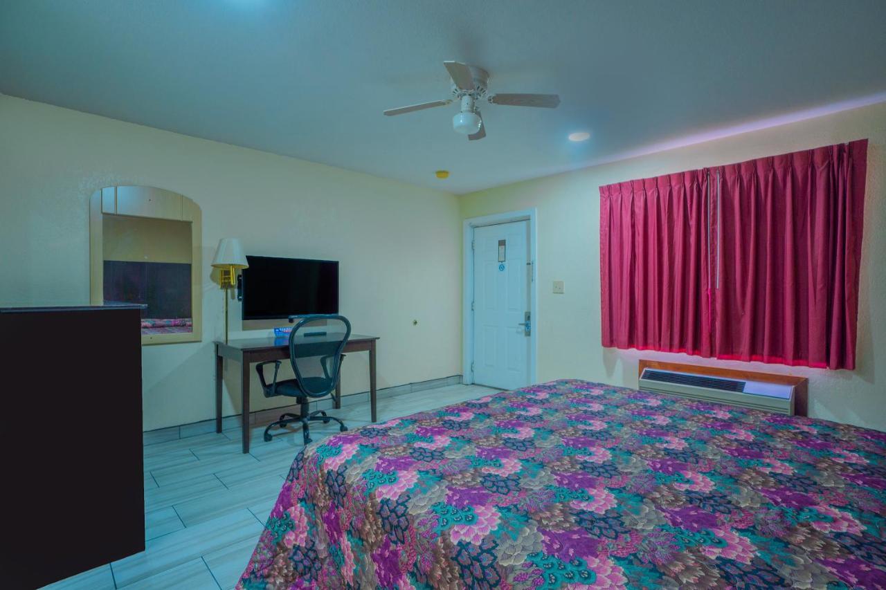 Texas Inn San Benito Near Harlingen 外观 照片