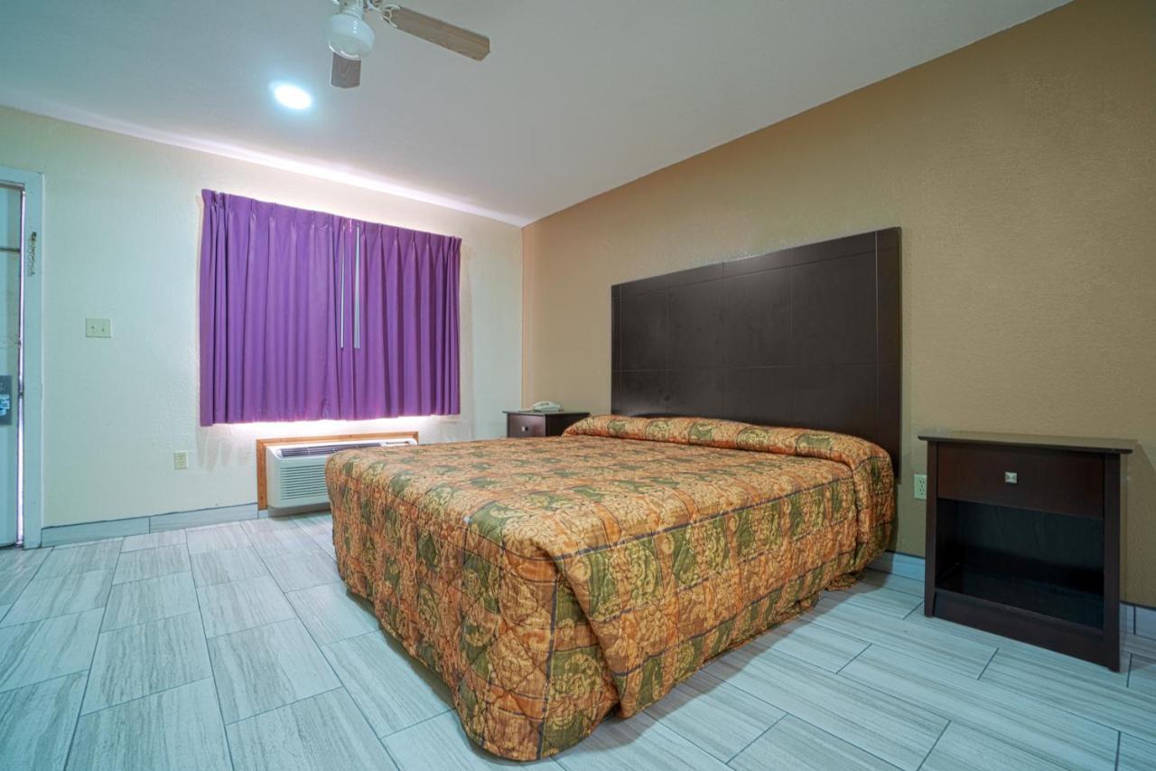 Texas Inn San Benito Near Harlingen 外观 照片