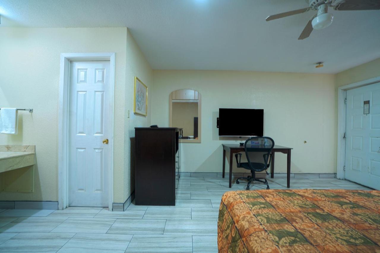 Texas Inn San Benito Near Harlingen 外观 照片