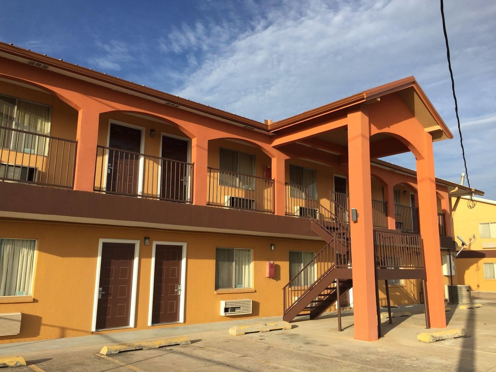 Texas Inn San Benito Near Harlingen 外观 照片