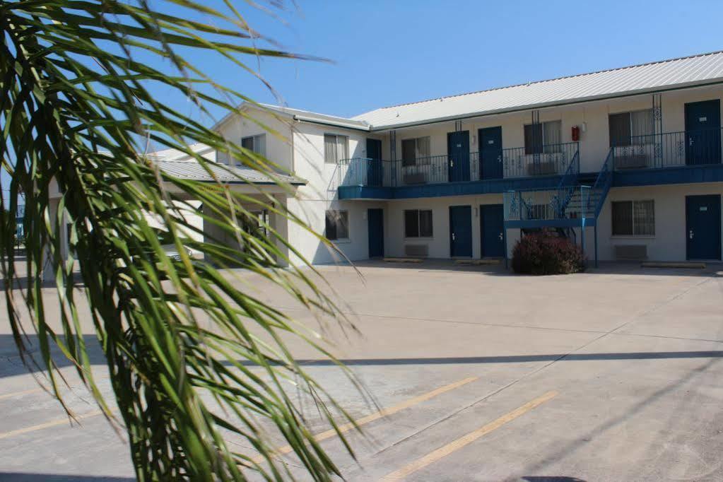 Texas Inn San Benito Near Harlingen 外观 照片
